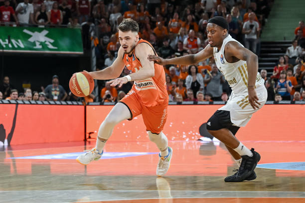 福法纳因伤 福法纳因伤