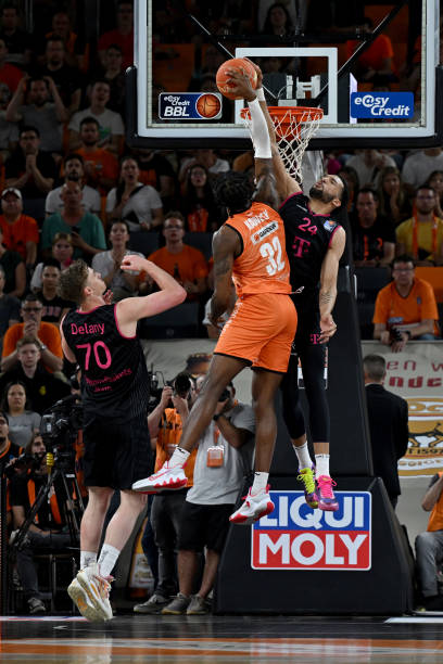 在公布首发 在公布首发